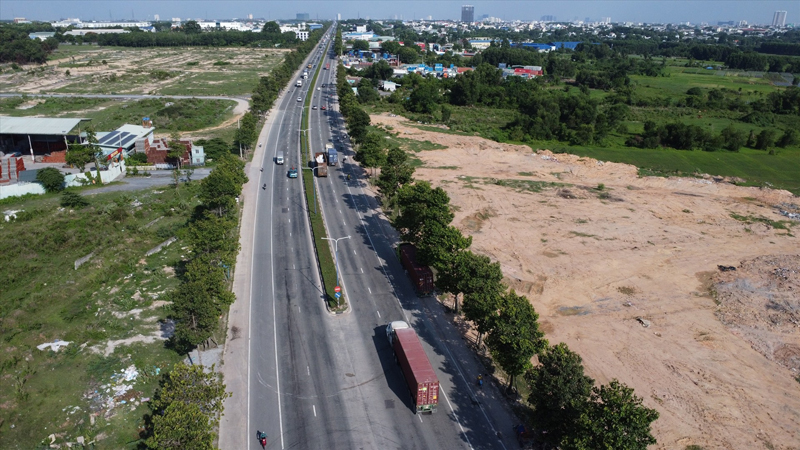 Đây là đường Mỹ Phước Tân Vạn, đoạn giáp ranh thành phố Thuận An và thành phố Thủ Dầu Một. Khu vực này sẽ được xây dựng nút giao Bình Chuẩn.